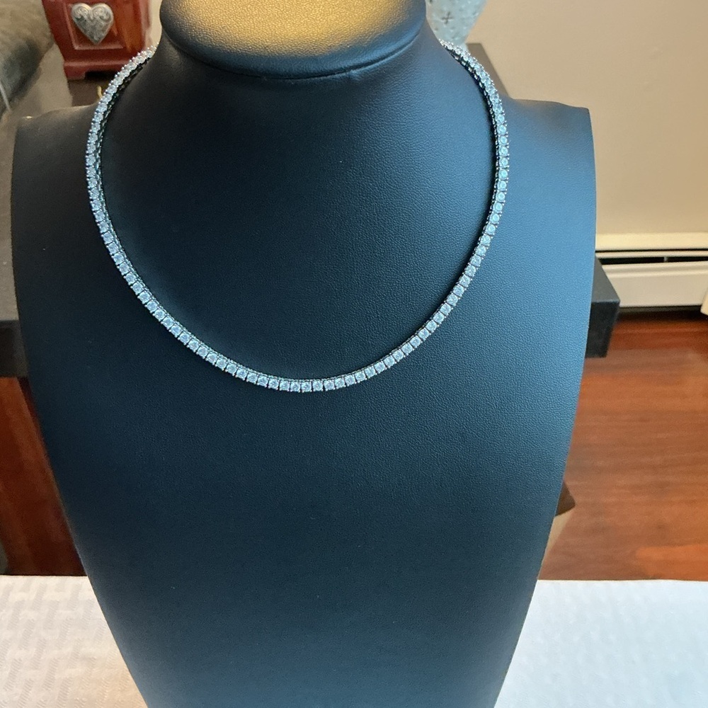 CM Jeweler High Quality Crystals Rhodium Plated Silver Tone Choker Necklace